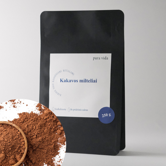 natūralūs kakavos milteliai